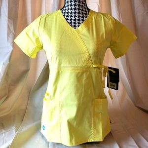 ADAR MEDICAL: NURSES POP STRETCH SCRUB TOP.